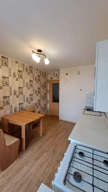 3-к кв. Ленинградская область, Тихвин 2-й мкр, 25 (82.4 м) - Фото 1