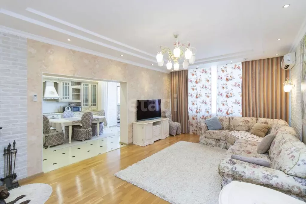 2-к кв. Тюменская область, Тюмень ул. Малыгина, 90 (103.2 м) - Фото 1