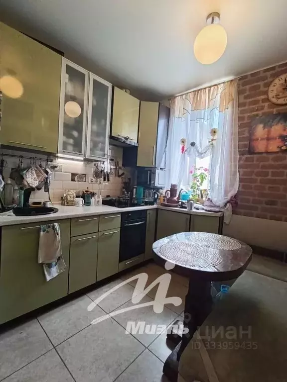 Комната Москва 1-й Басманный пер., 5/20С2 (10.0 м) - Фото 1
