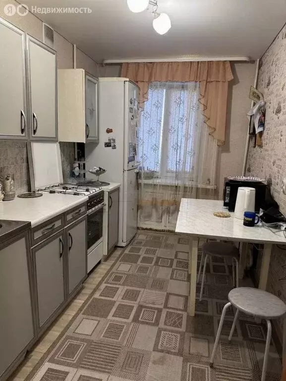 2-комнатная квартира: Губкин, Народная улица, 16 (50 м) - Фото 0