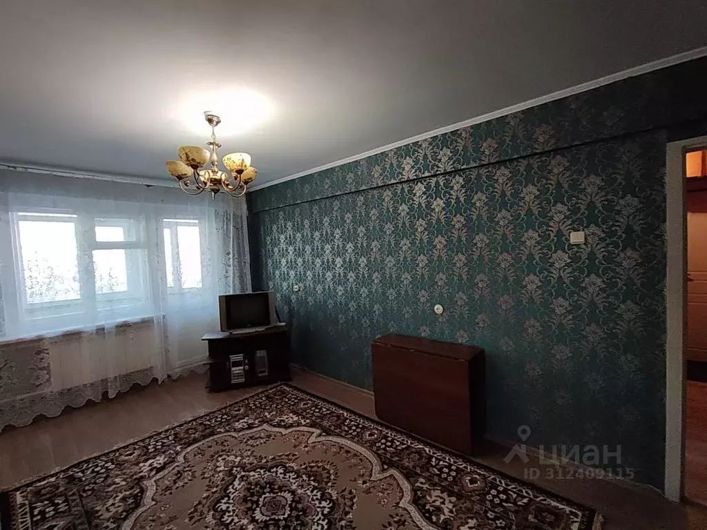 3-к кв. Омская область, Омск ул. Декабристов, 110 (49.3 м) - Фото 0
