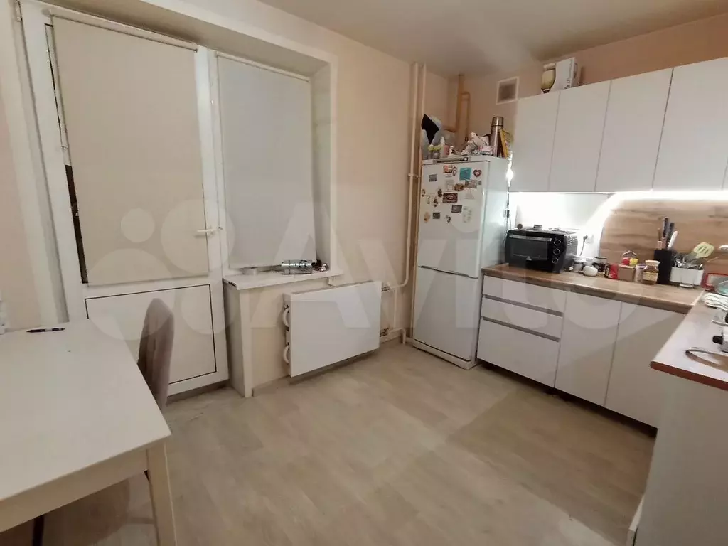2-к. квартира, 60 м, 1/10 эт. - Фото 0