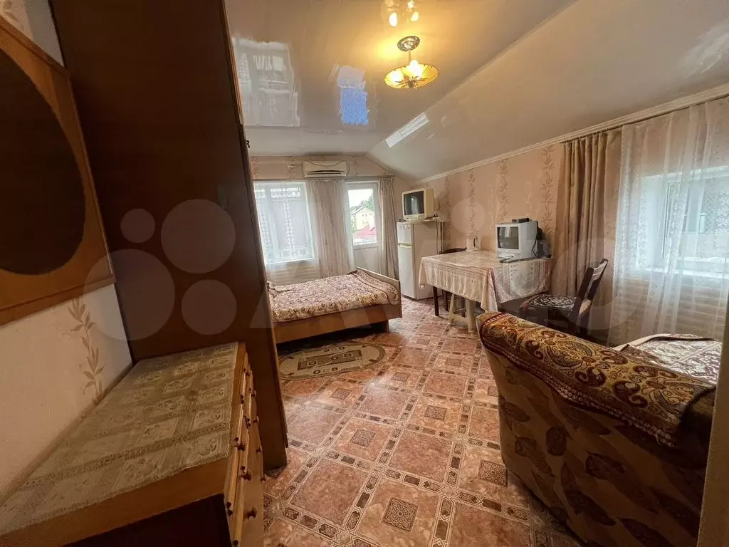 Комната 20 м в 9-к., 2/3 эт. - Фото 0
