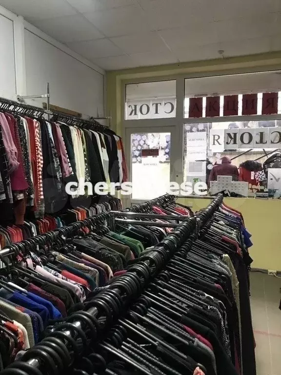 Продажа торгового помещения 23 кв м 1/2 этаж по пр. Генерала Острякова - Фото 1