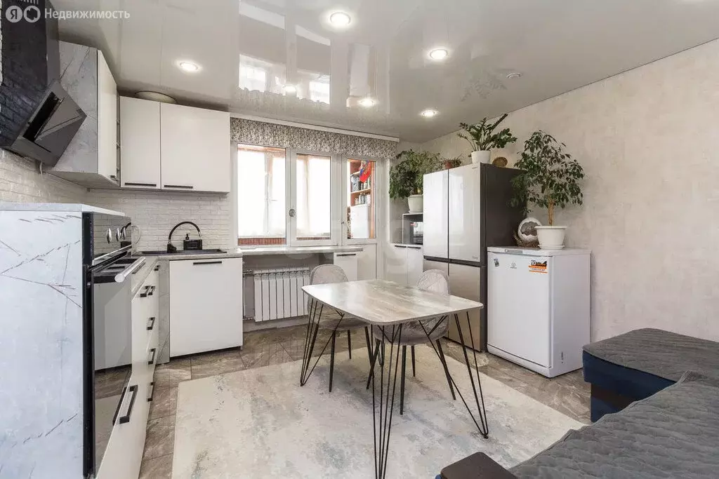 3-комнатная квартира: микрорайон Метелёва, Метелёвская улица, 3 (70.9 ... - Фото 1