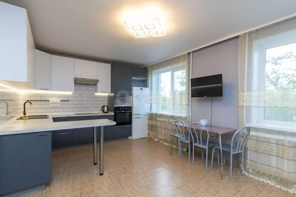 2-к кв. Тюменская область, Тюмень Камчатская ул., 1 (54.0 м) - Фото 2