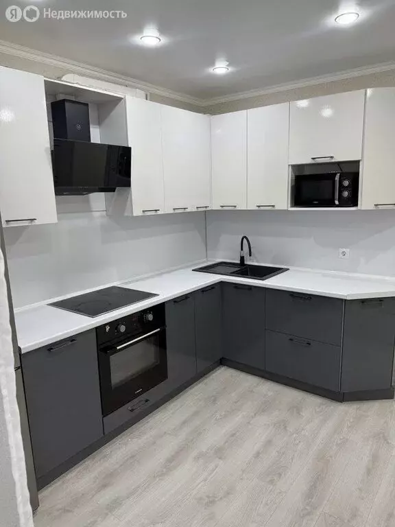 2-комнатная квартира: Октябрьский, улица Ляйлы Марданшиной, 2 (63.9 м) - Фото 0