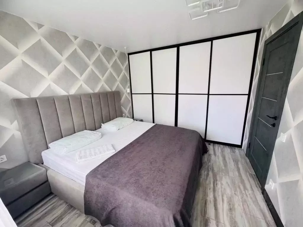 2-к кв. Тюменская область, Тюмень ул. 50 лет ВЛКСМ, 71А (45.0 м) - Фото 1