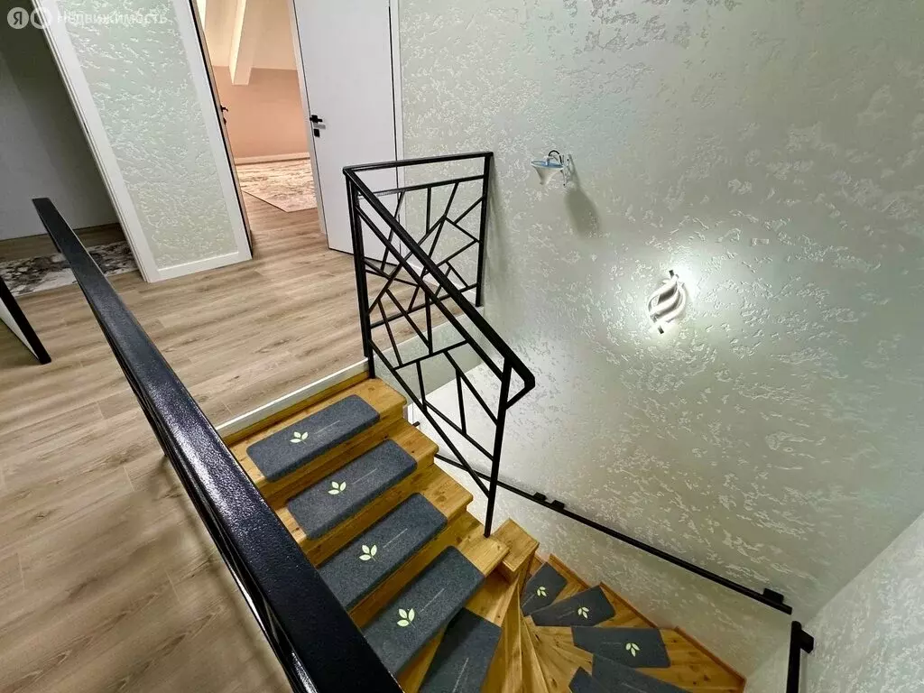 Дом в посёлок Светлый, микрорайон Молодёжный (221.5 м) - Фото 1