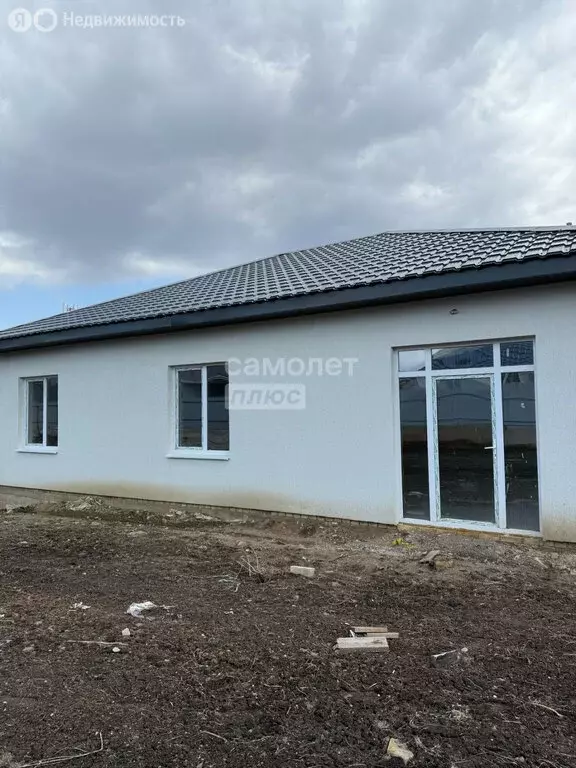 Дом в Октябрьский, 32-й микрорайон, Радостная улица (110 м) - Фото 1