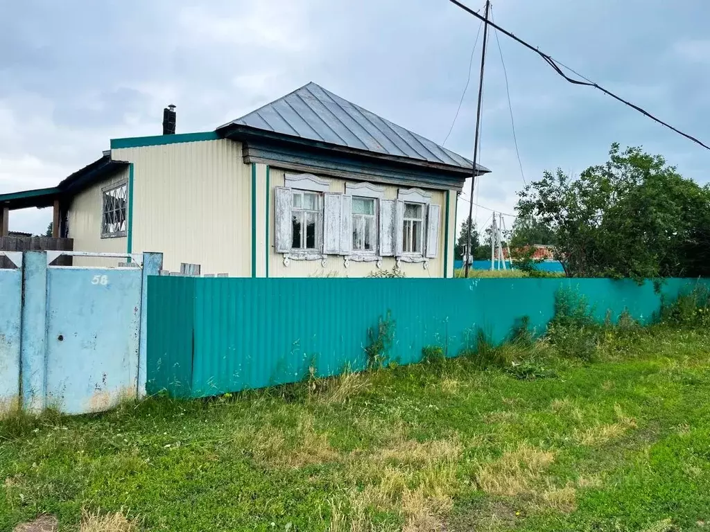 Дом в Башкортостан, Чишминский район, Еремеевский сельсовет, с. ... - Фото 1