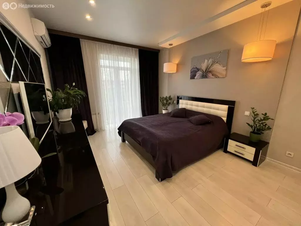 2-комнатная квартира: Волгоград, Рабоче-Крестьянская улица, 4 (66.8 м) - Фото 2