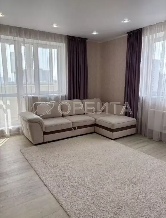 2-к кв. Тюменская область, Тюмень ул. Газовиков, 35 (67.7 м) - Фото 1