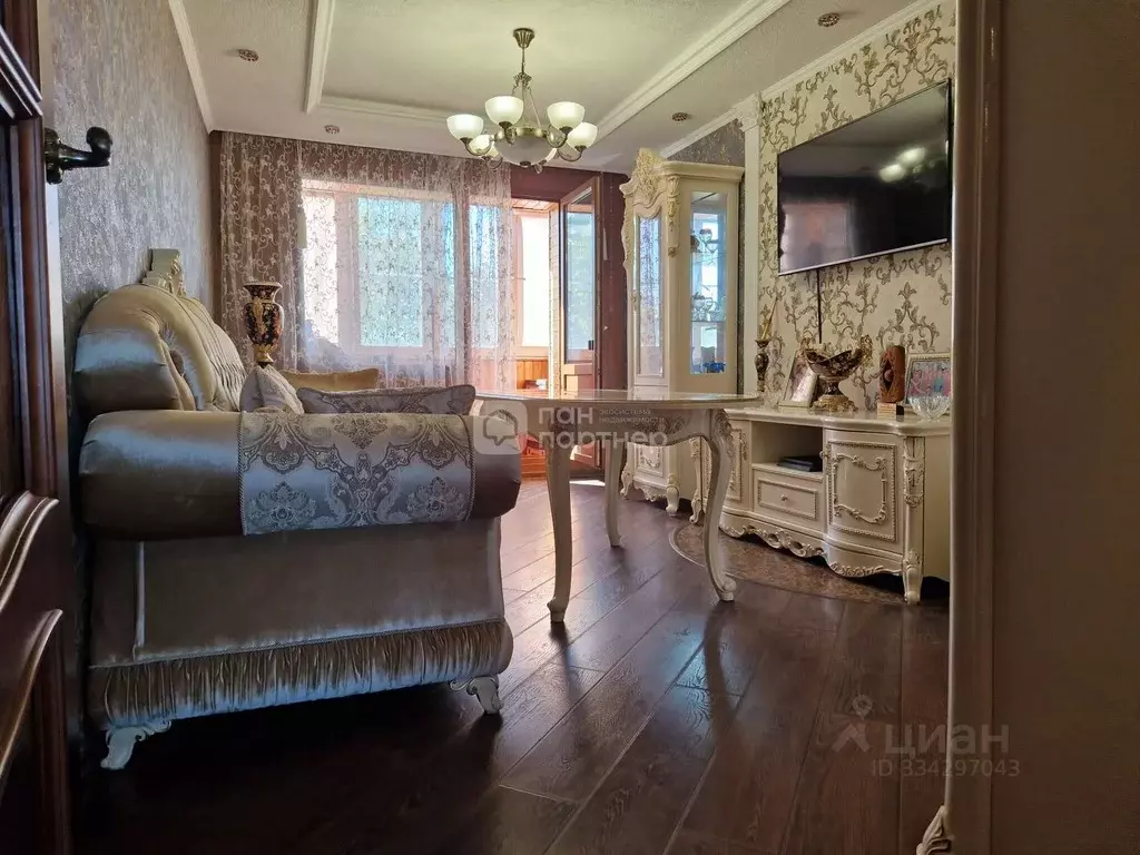 3-к кв. Ленинградская область, Луга ул. Победы, 6 (72.7 м) - Фото 1