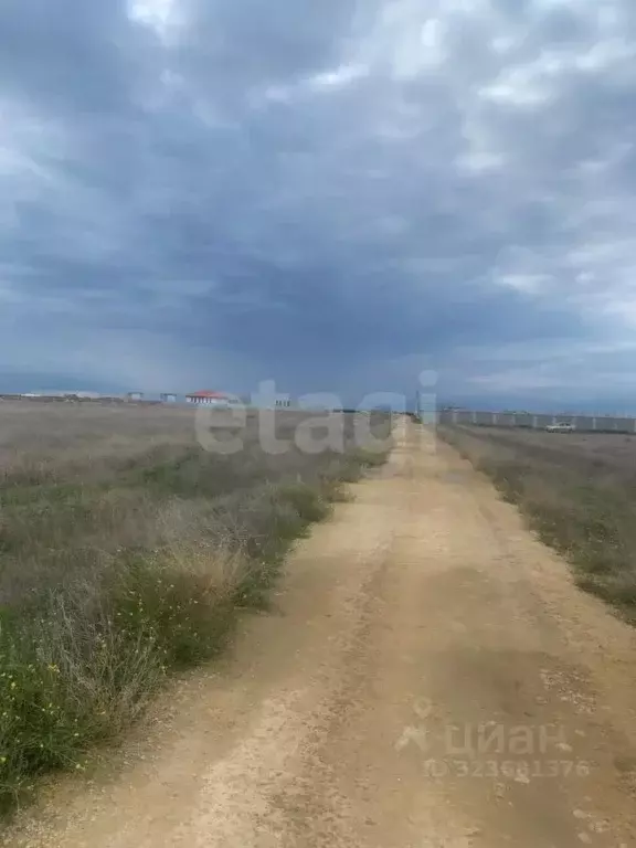 Участок в Крым, Сакский район, с. Уютное  (9.99 сот.) - Фото 1