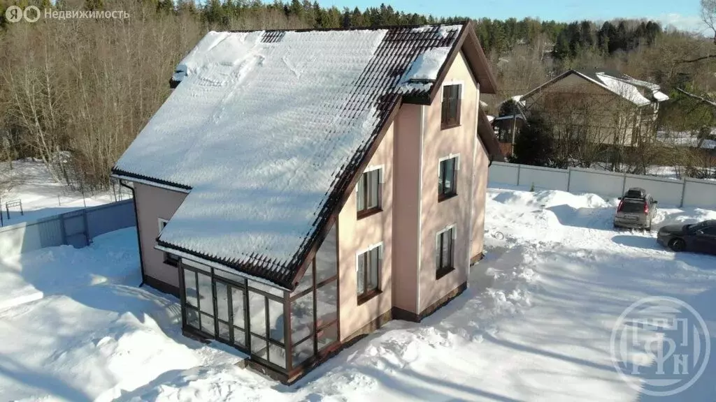 Дом в городской посёлок Рощино, 2-я Советская улица (250 м) - Фото 1
