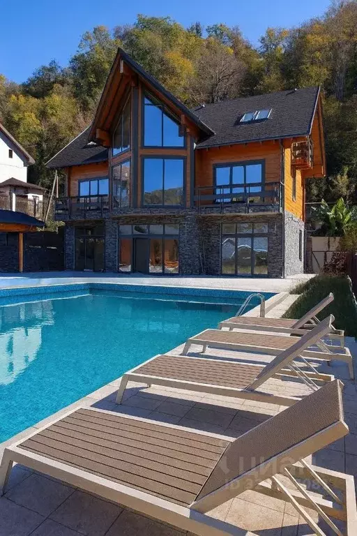 Дом в Краснодарский край, Сочи Береговая ул., 8/34 (450 м) - Фото 1