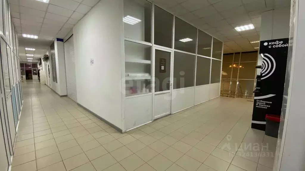 Торговая площадь в Саха (Якутия), Якутск ул. Федора Попова, 23 (34 м) - Фото 1