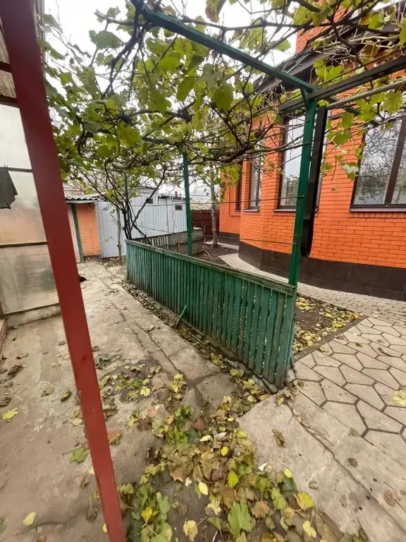 Коттедж в Ростовская область, Ростов-на-Дону Линейная ул., 108 (110 м) - Фото 1