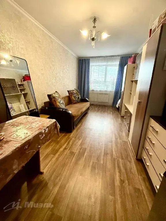 Продается комната в 4-комнатной квартире - Фото 1