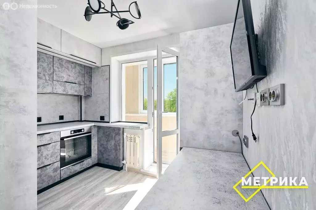 1-комнатная квартира: Артём, улица Бабушкина, 10 (33 м) - Фото 1