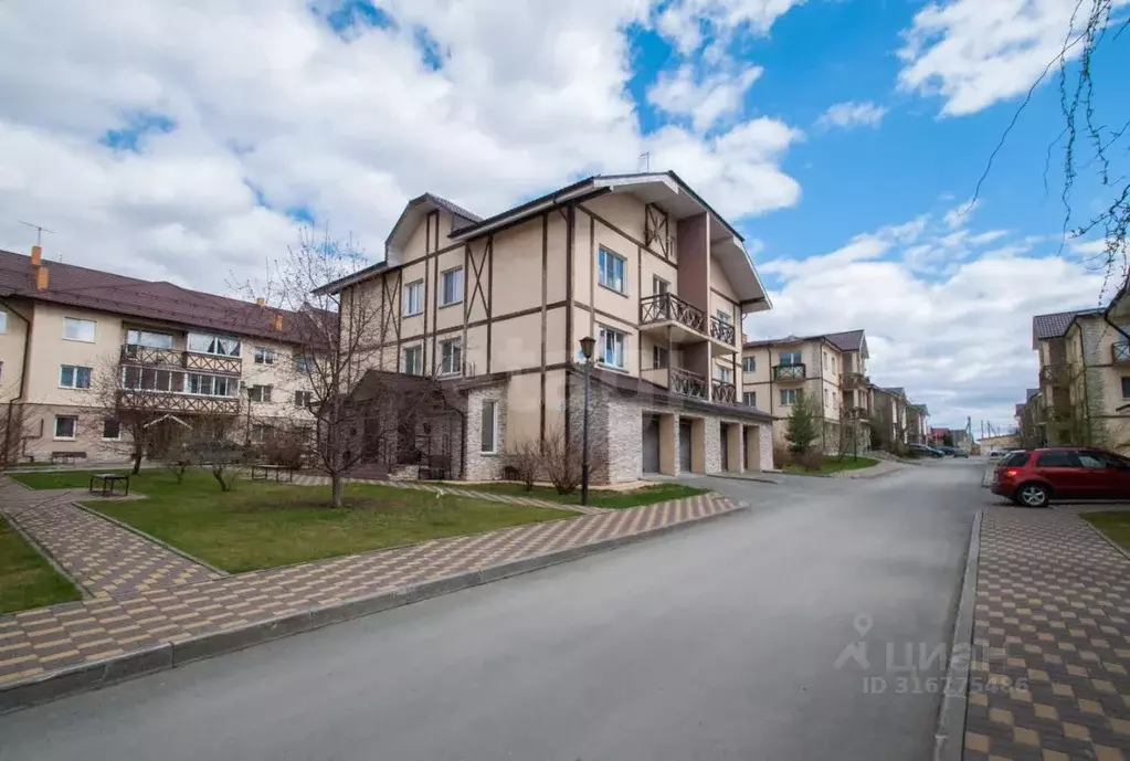 4-к кв. Новосибирская область, Новосибирск ул. Кирова, 348 (160.3 м) - Фото 0