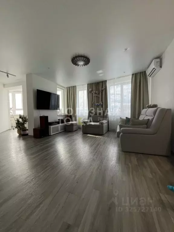 3-к кв. Самарская область, Самара ул. Луначарского, 3 (100.0 м) - Фото 0