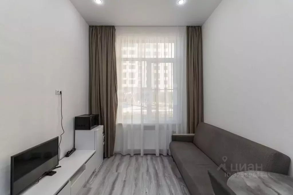 Студия Тюменская область, Тюмень ул. Павла Никольского, 14 (21.3 м) - Фото 1