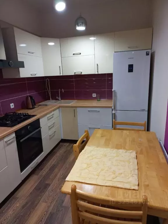 2-к кв. Крым, Симферополь ул. Лизы Чайкиной, 34 (80.0 м) - Фото 0