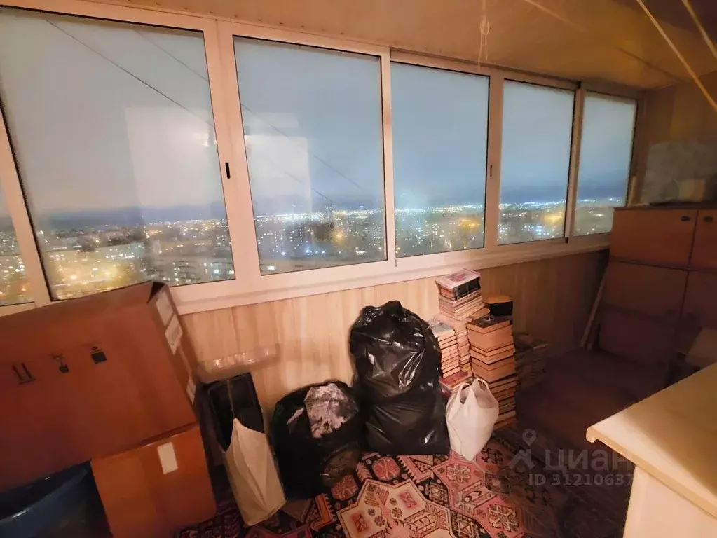 3-к кв. Самарская область, Тольятти 15-й кв-л, бул. Космонавтов, 26 ... - Фото 1