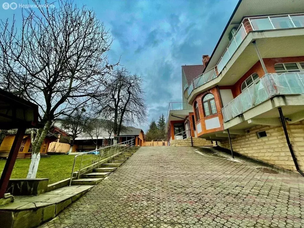 Дом в посёлок городского типа Красная Поляна, улица Защитников ... - Фото 1