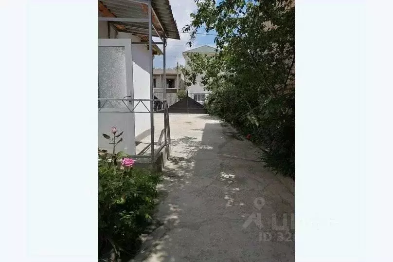 Дом в Крым, Судак ул. Южнобережная, 64 (50 м) - Фото 1