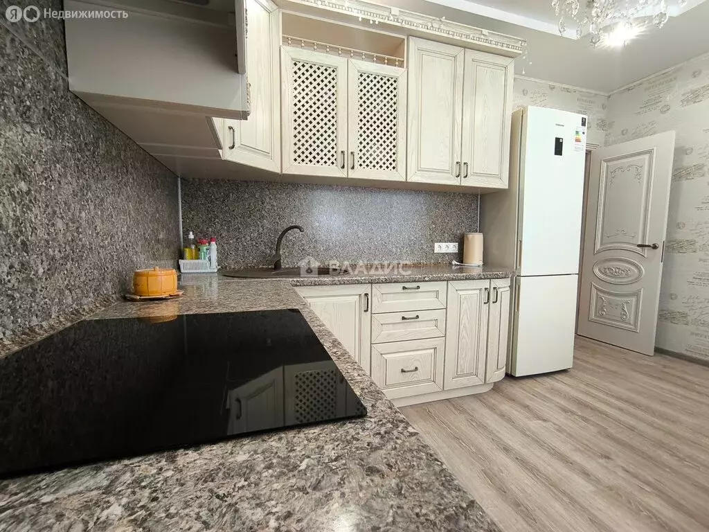 3-комнатная квартира: Белгород, Садовая улица, 6 (85 м) - Фото 0