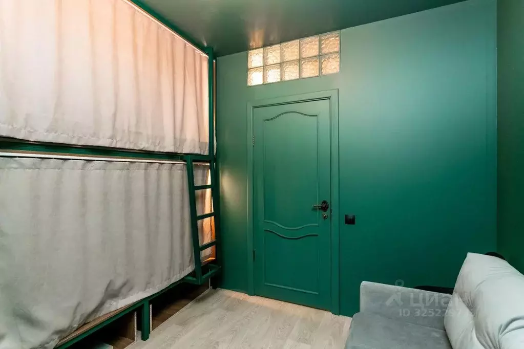 Комната Санкт-Петербург 8-я Васильевского острова линия, 7 (4.0 м) - Фото 2