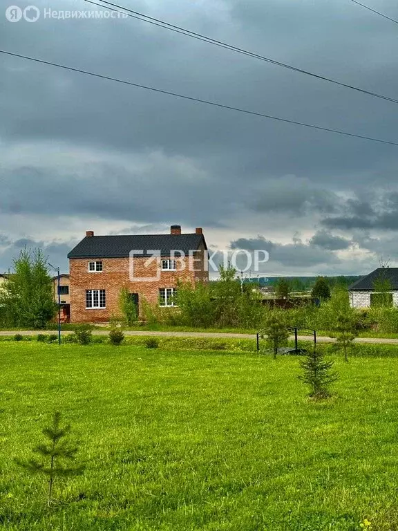 Дом в Ярославский муниципальный округ, деревня Красный Бор, 12 (230 м) - Фото 1