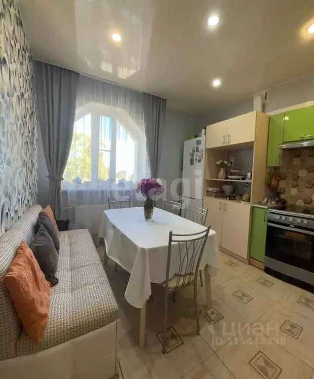 3-к кв. Псковская область, Печоры Новая ул., 9 (72.8 м) - Фото 1