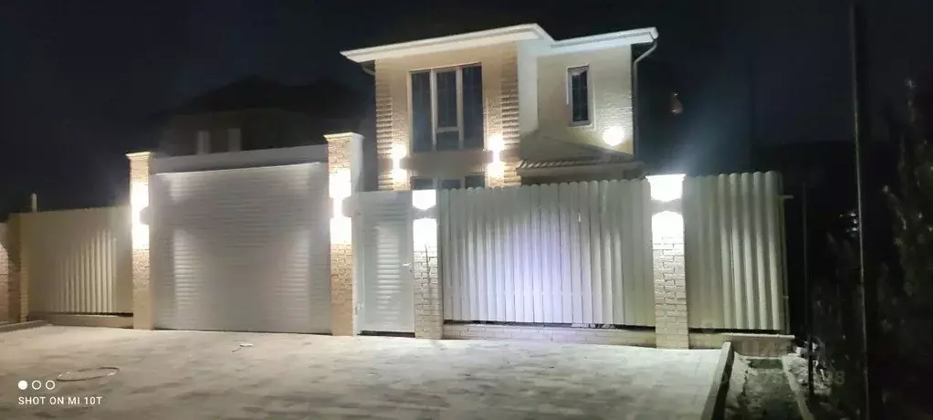 Дом в Краснодарский край, Краснодар ул. Имени Невельского, 42 (170 м) - Фото 1