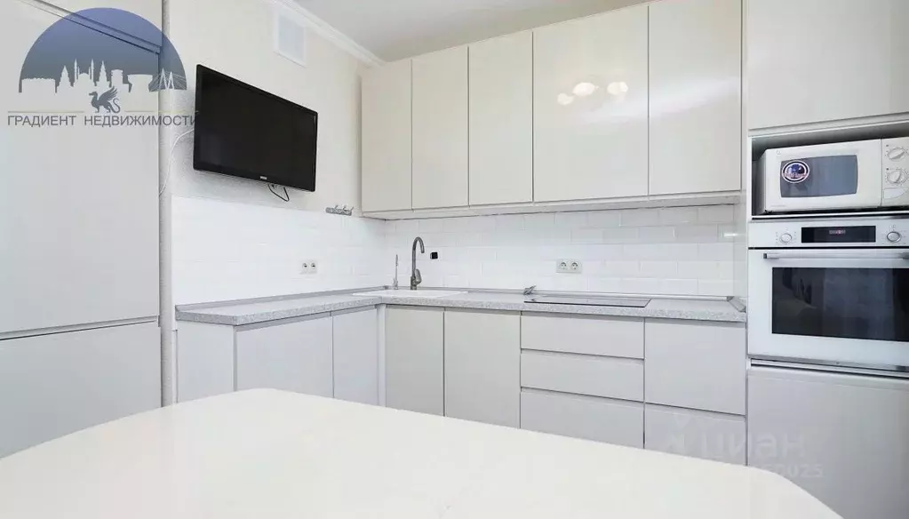 2-к кв. Татарстан, Казань ул. Родины, 24Г (54.0 м) - Фото 2