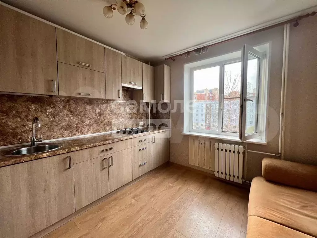1-к. квартира, 42 м, 4/9 эт. - Фото 0