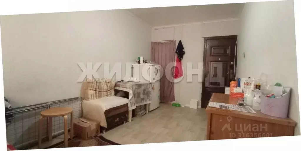Комната Новосибирская область, Новосибирск ул. Динамовцев, 10 (12.3 м) - Фото 0