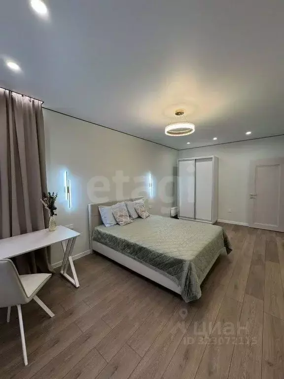 1-к кв. Тюменская область, Тюмень ул. Братьев Бондаревых, 1 (50.0 м) - Фото 1