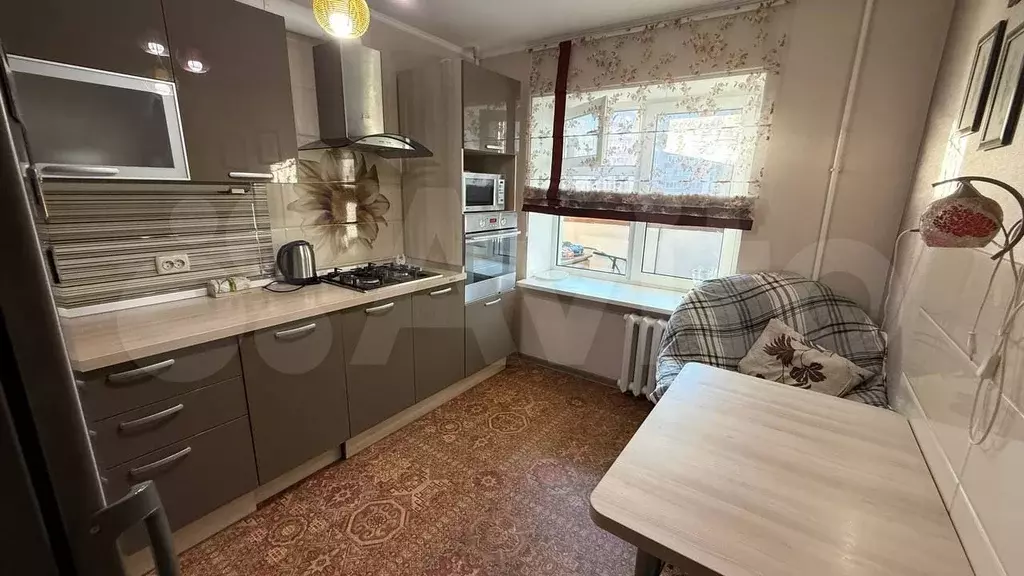 2-к. квартира, 62 м, 4/9 эт. - Фото 0