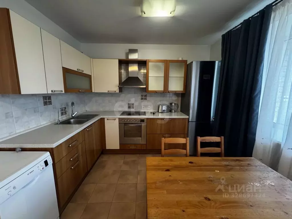 2-к кв. Тюменская область, Тюмень Орловская ул., 35к2 (73.3 м) - Фото 1