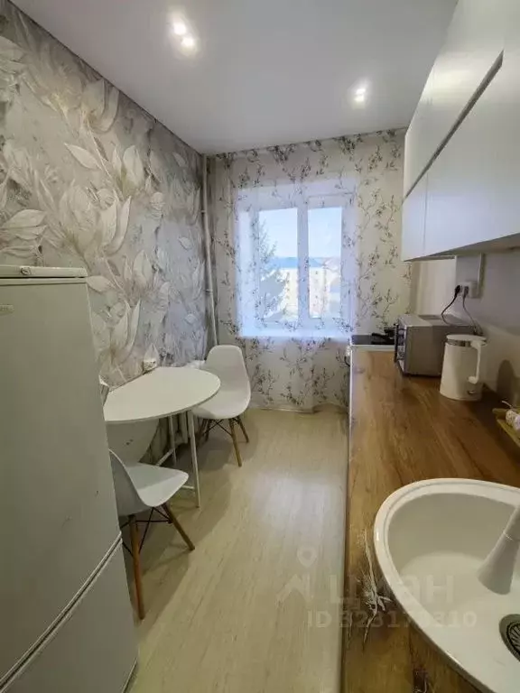 3-к кв. Алтай, Горно-Алтайск Коммунистический просп., 56 (53.0 м) - Фото 1