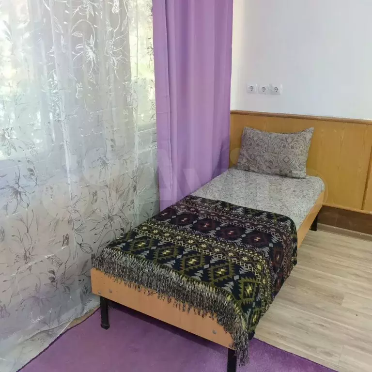 Койко-место 25 м в 6-к., 2/2 эт. - Фото 1