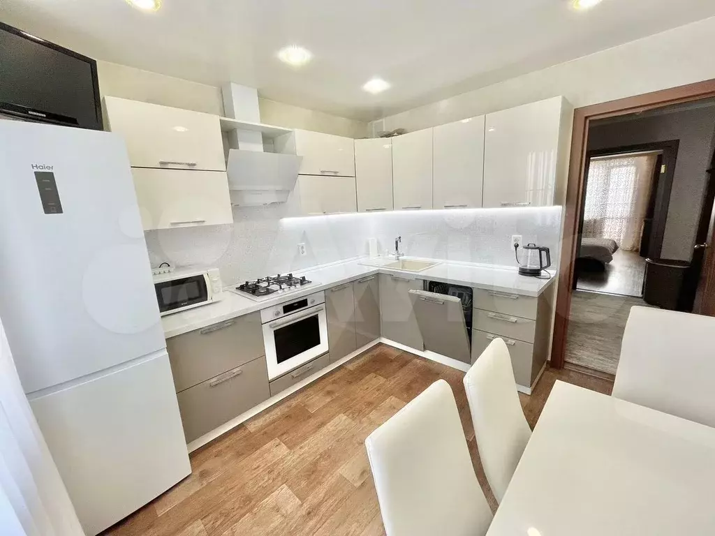 3-к. квартира, 70 м, 7/10 эт. - Фото 0