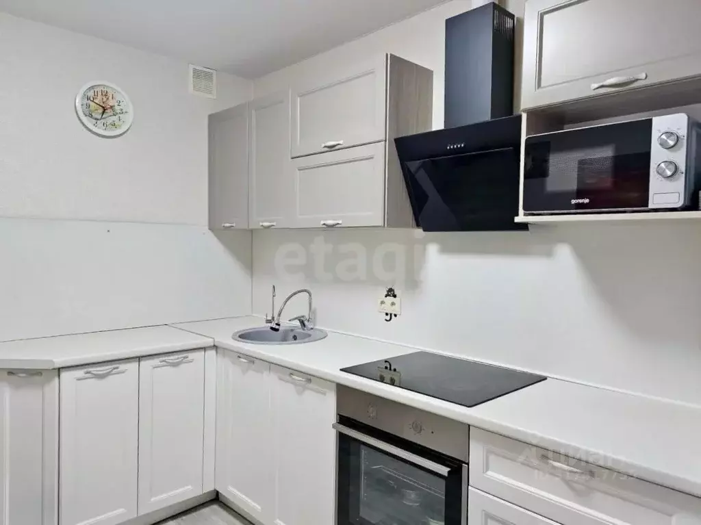 3-к кв. Приморский край, Владивосток ул. Сафонова, 33 (66.2 м) - Фото 0