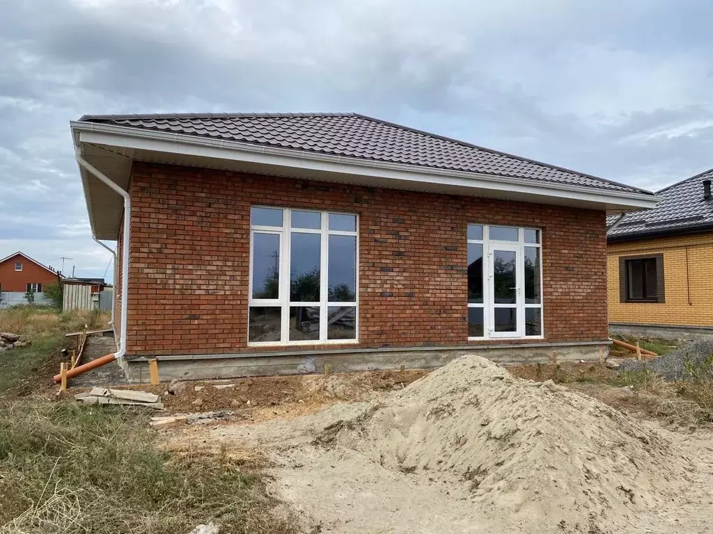 Дом в Ростовская область, Волгодонск пер. Красный (100 м) - Фото 1