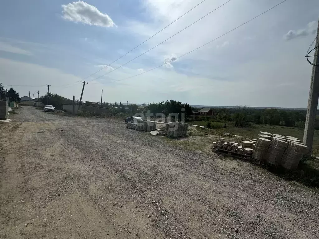 Участок в Карачаево-Черкесия, Прикубанский район, с. Чапаевское ... - Фото 0