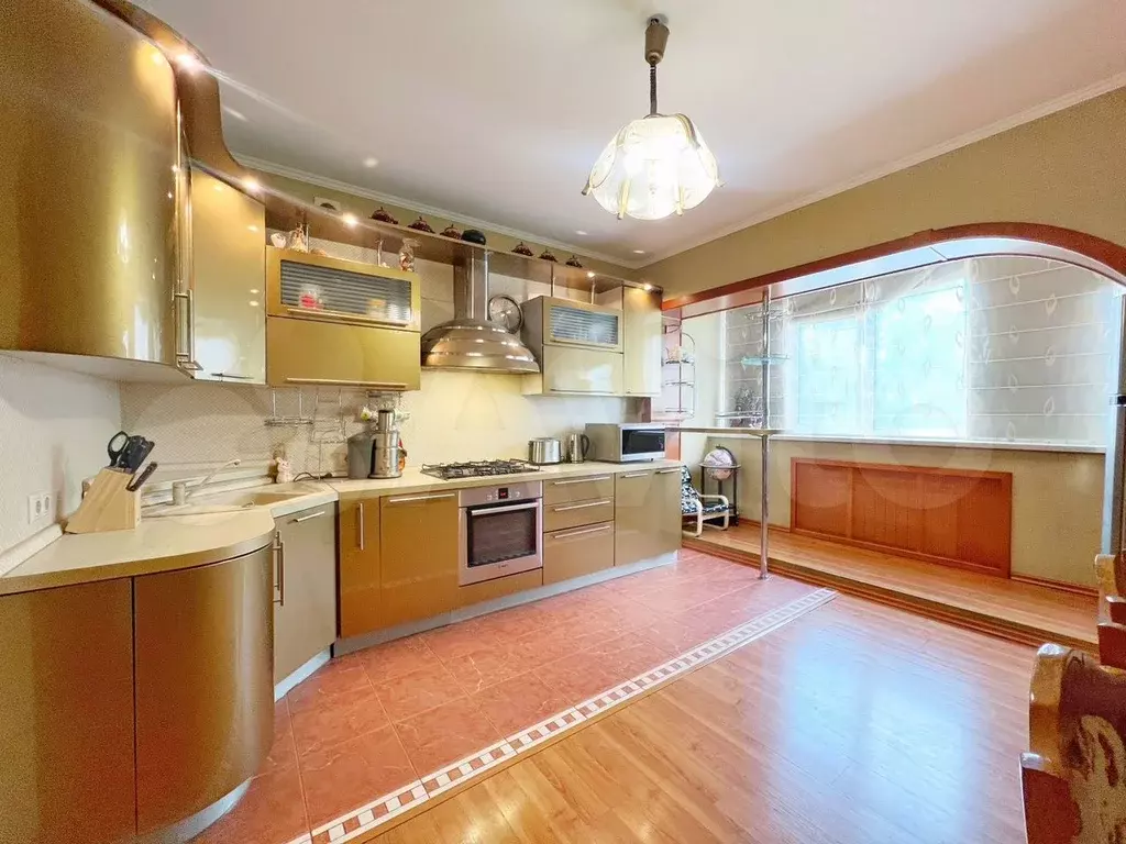 2-к. квартира, 99 м, 3/6 эт. - Фото 0